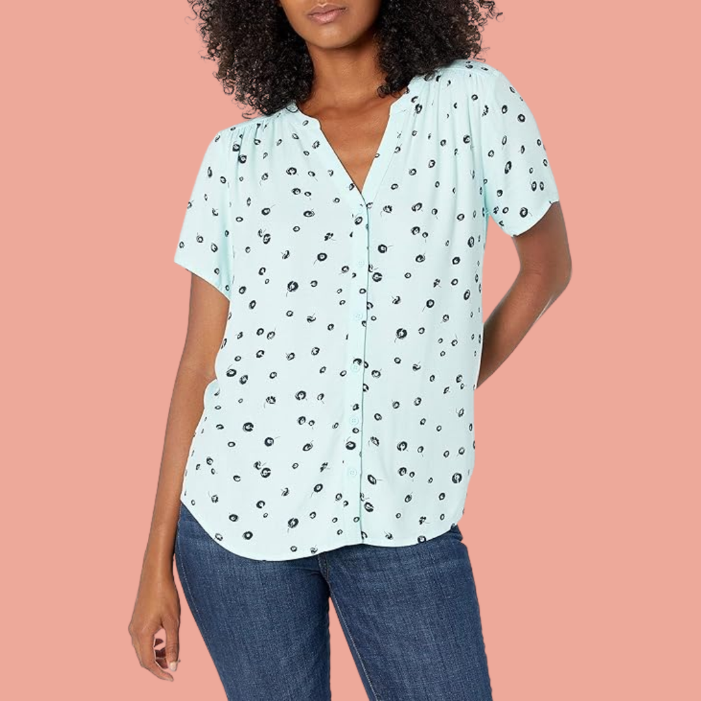Sofie – Lyseblå mønstret bluse
