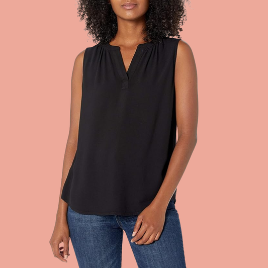 Mia – Ermeløs svart bluse